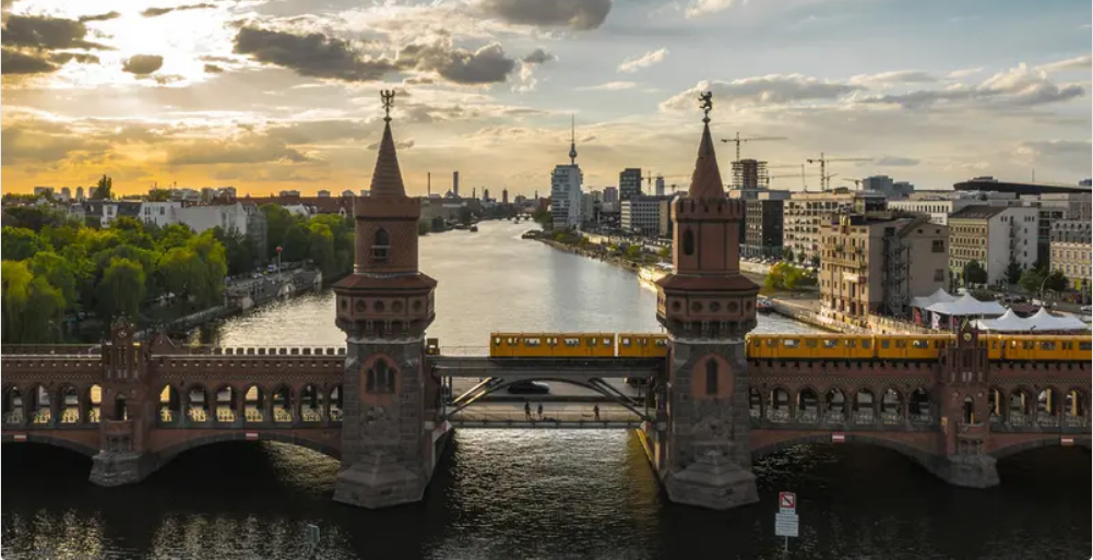 German minister plans to create obstacles to the nationalization of thousands of homes in Berlin