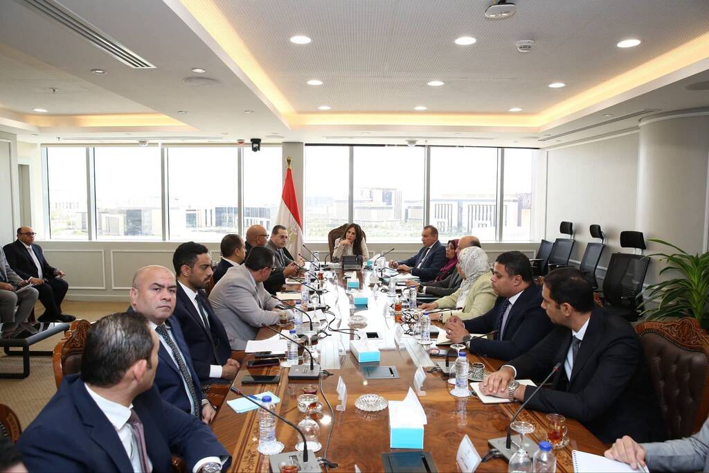 مصر تدرس إنشاء صندوق استثمار عقاري لتعظيم العوائد من أصول المجتمعات العمرانية